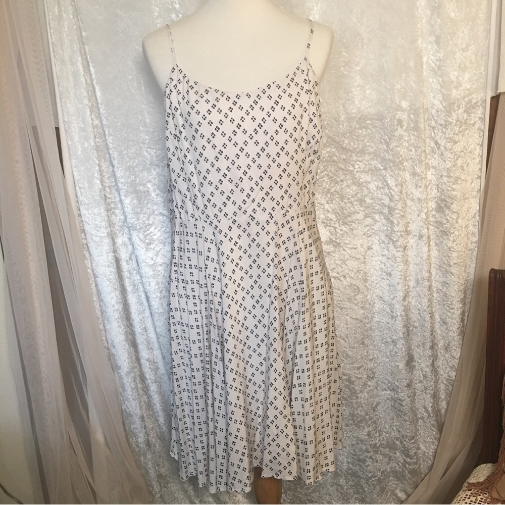 Old Navy Sun Dress in white with Black and White dots Print Size XL